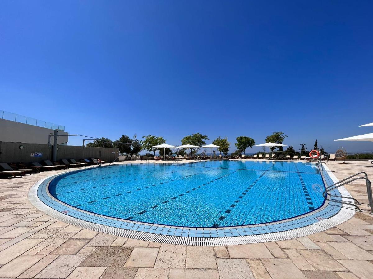 Elma Hotel And Art Complex Zichron Ja’akow Kültér fotó